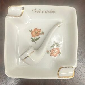 Elegant White and Gold Ceramic Ashtray